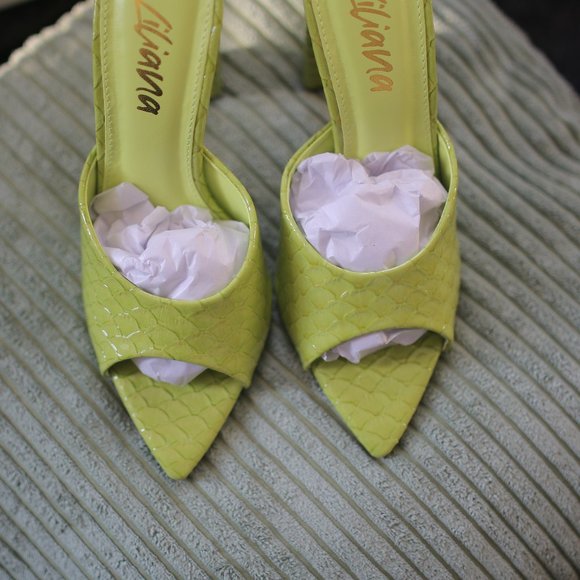 NWT Light Green Snake Print Pointed High Heel Sandals - Picture 6 of 9